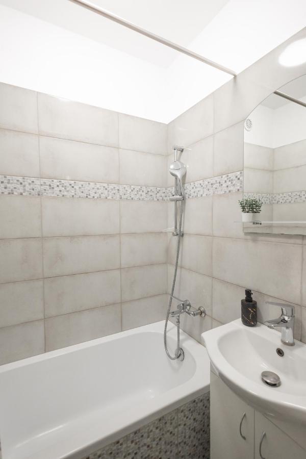 Clicktheflat Stawki Apart Rooms Varsovia Exterior foto
